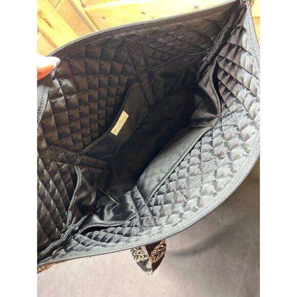 Vera Bradley Quilted Tote Bag With Black & White Paisley Pattern Zipper Closure - Picture 6 of 11